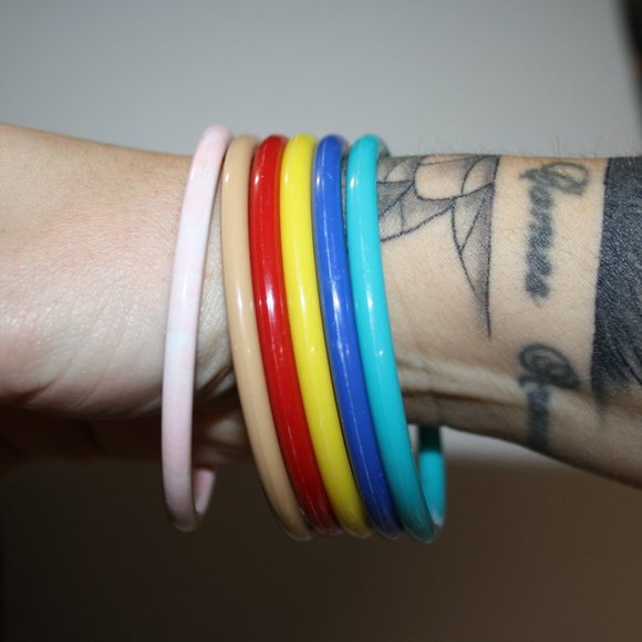 Beautiful colorful bangle bracelet set of 6 - Picture 1 of 4
